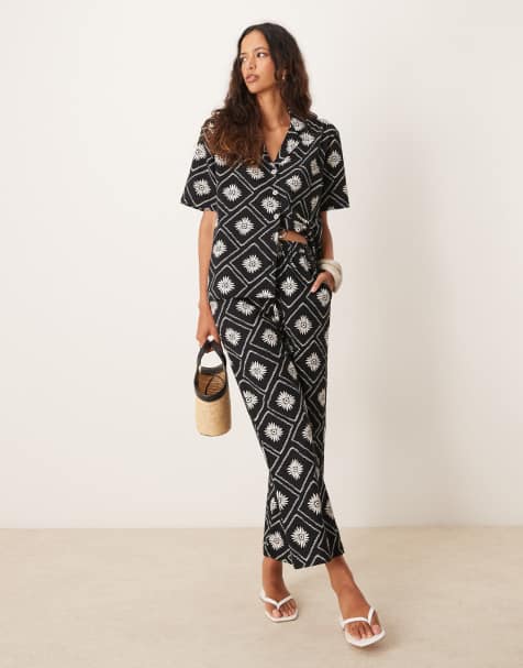 Iisla & Bird tile print beach co-ord in black and white - view 1
