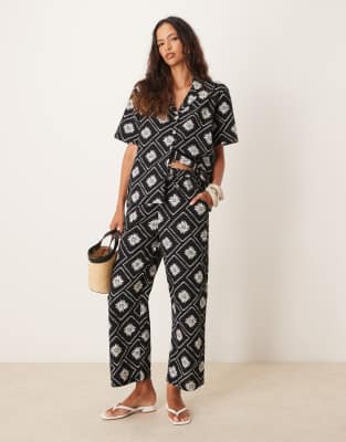 Iisla & Bird Iisla & Bird tile print loose fit beach trouser co-ord in black and white-Multi