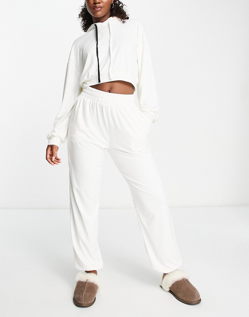 Il Sarto lounge cropped hoodie and jogger set in off white