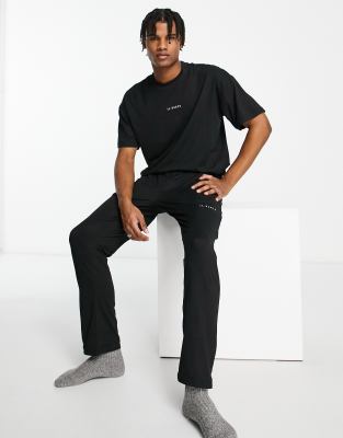lounge t-shirt and pant set in black