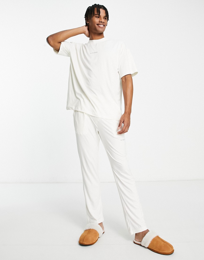 Il Sarto Lounge T-shirt And Pant Set In Off White