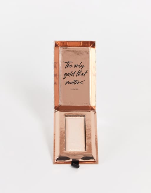 Iluminador en polvo con diseño de lingote de NYX Professional Makeup x La casa de papel de Netflix: color dorado rosa