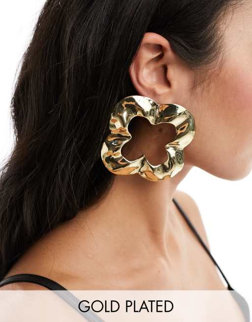 Image Gang - Boucles d'oreilles oversize à fleur irrégulière en plaqué or