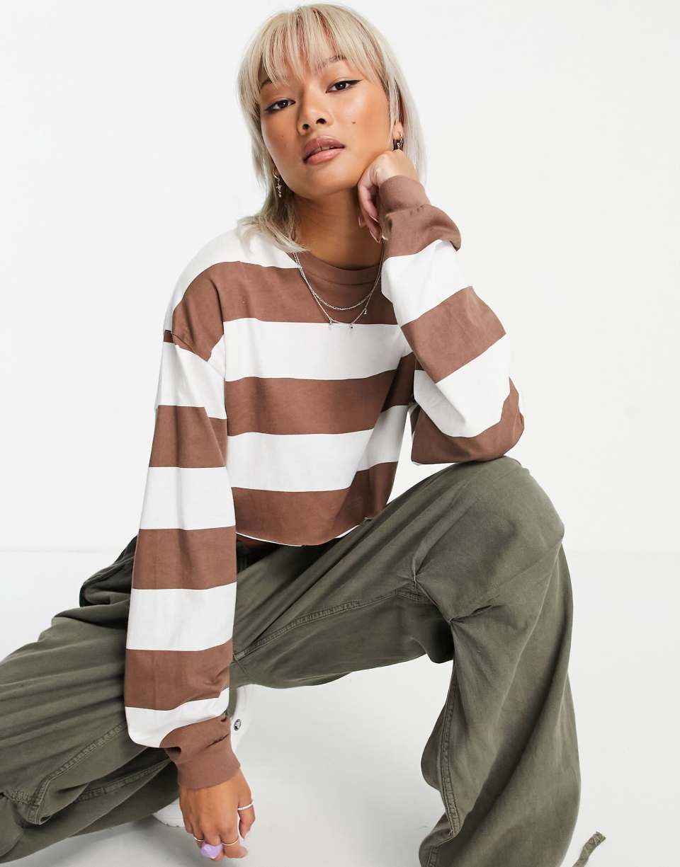 Brown super crop tee