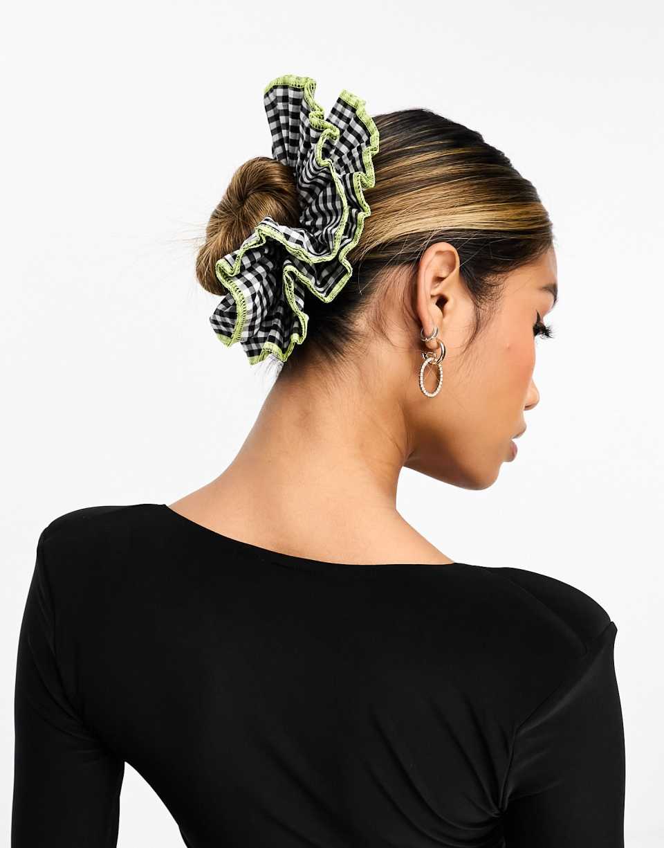Checkered hair scrunchies
