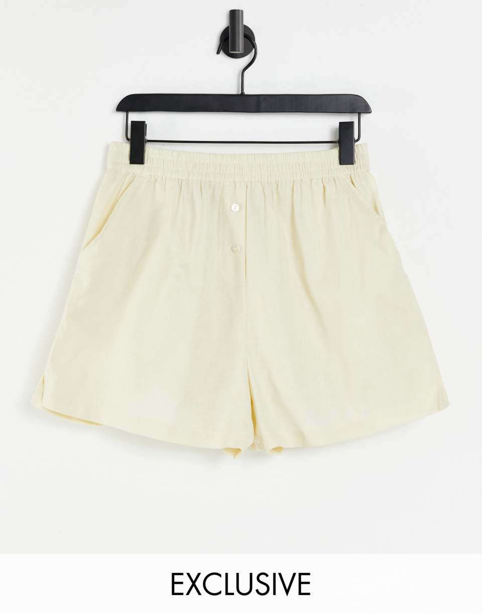 Beige linen shorts