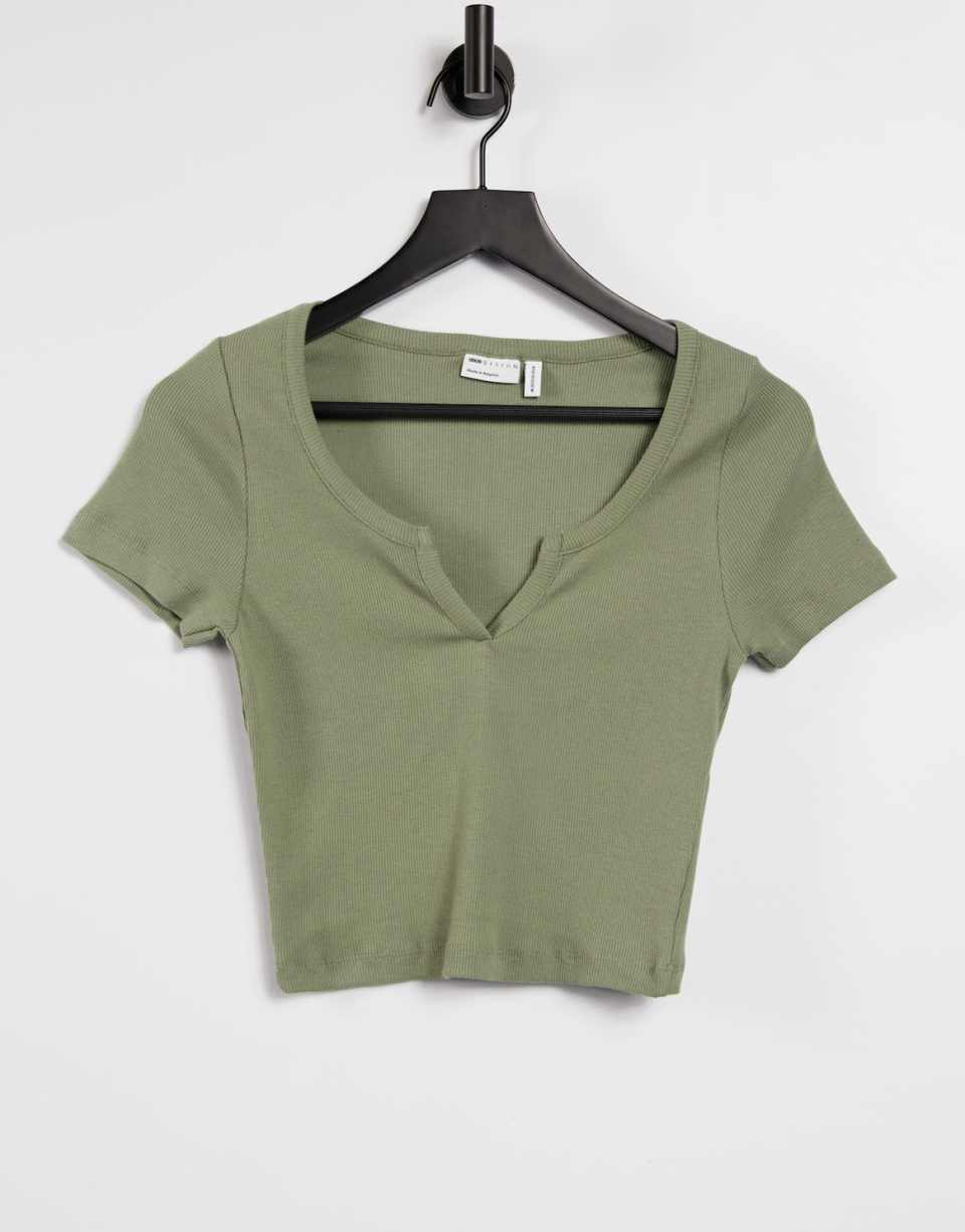 Fitted crop top with notch neck