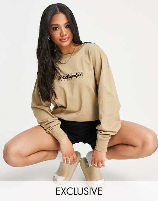In esclusiva per ASOS - Napapijri - Maglietta oversize a maniche lunghe beige con riquadro