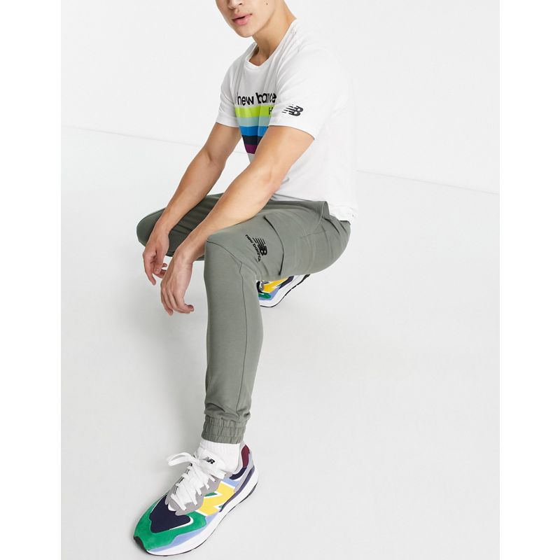Uomo Pantaloni e leggings In esclusiva per - New Balance - Pantaloni cargo kaki con logo