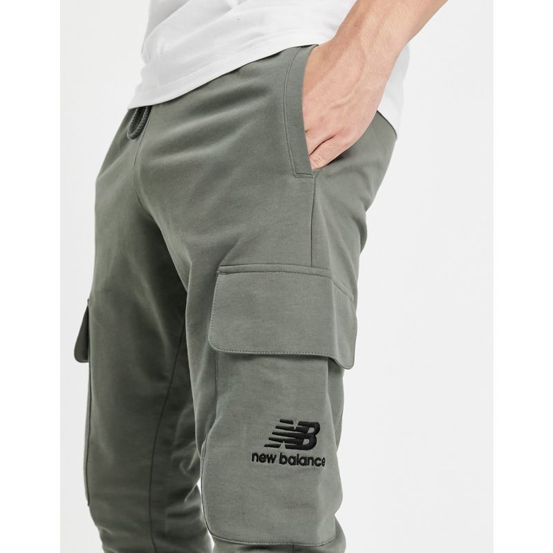 In esclusiva per - New Balance - Pantaloni cargo kaki con logo