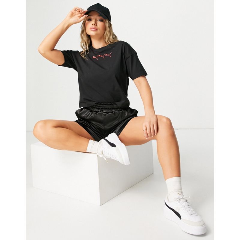 Donna Activewear In esclusiva per - PUMA - T-Shirt corta con logo con Puma ripetuto colore nero