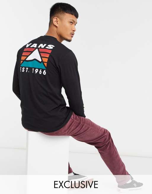 In Esclusiva per ASOS - Vans - Mountain - Maglietta a maniche lunghe nera con stampa