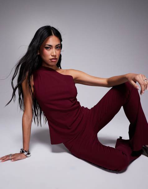 In The Style - Asymmetrische bengaline top met blote schouder en rimpeleffect in rood, deel van co-ord set - view 1