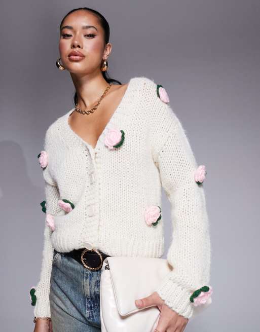 In The Style - Cardigan in maglia crema con applicazioni floreali a contrasto