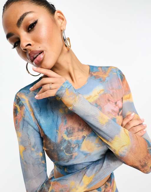 In The Style - Crop top a maniche in tessuto a rete blu marmorizzato in coordinato