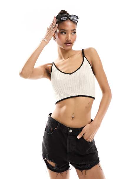 In The Style - Crop top in maglia crema con finiture a contrasto in coordinato - view 1