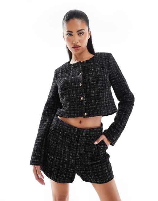 In The Style - Cropped, skræddersyet jakke med guldfarvede knapper i sort, metallisk bouclé - Del af sæt - Kun hos ASOS