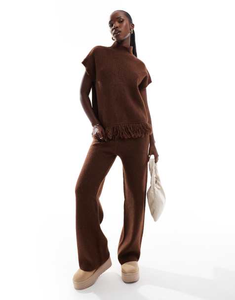 In The Style - Ensemble avec pull sans manches à col montant et ourlet effiloché et pantalon - Chocolat - view 1