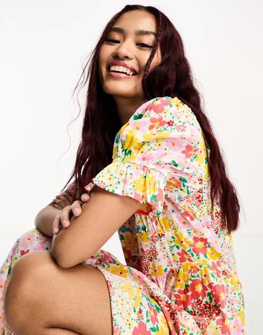 In The Style exclusive button through puff sleeve midi dress in ditsy floral, 2 of 4