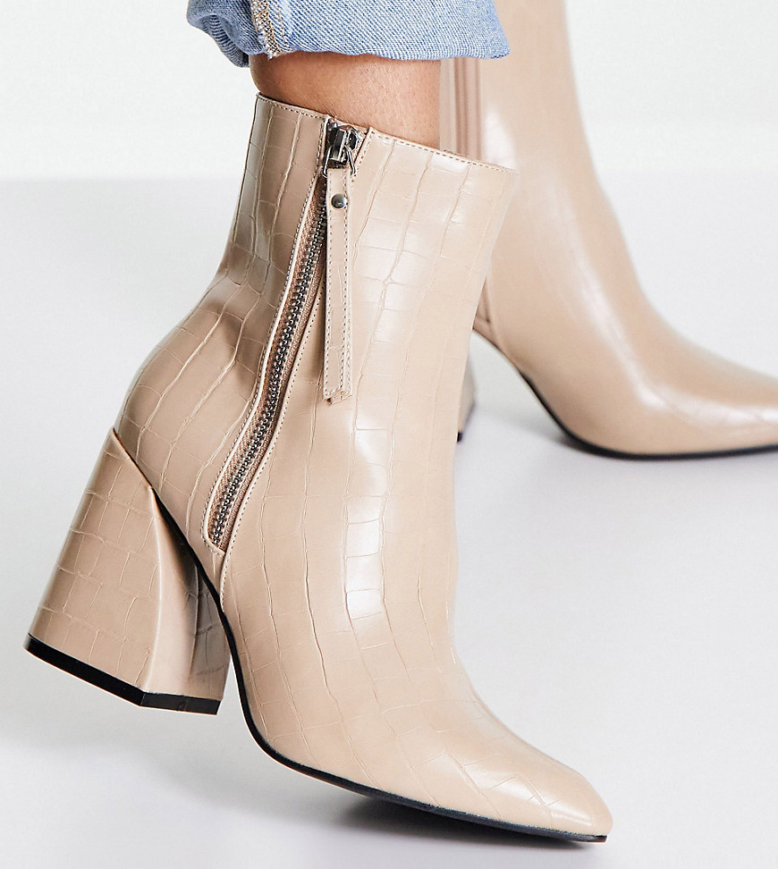 In The Style exclusive leather look ankle boots with block heel in stone-Neutral