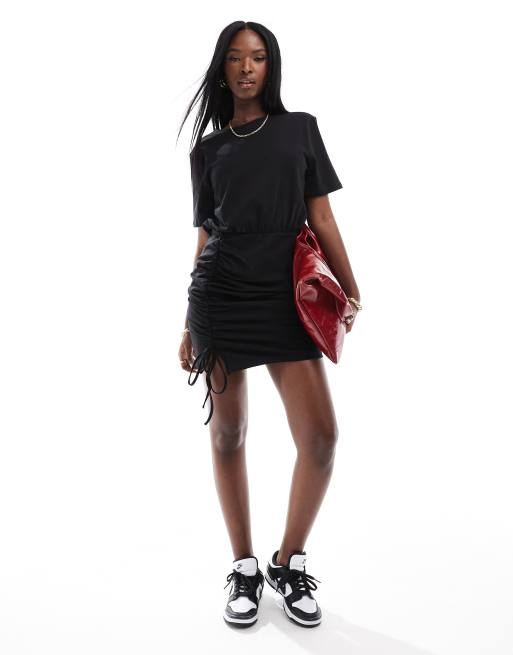 In The Style exclusive ruched side bodycon t shirt dress in black ASOS