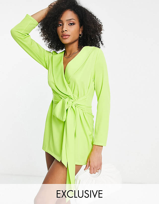 In The Style - exclusive tie front blazer dress in lime