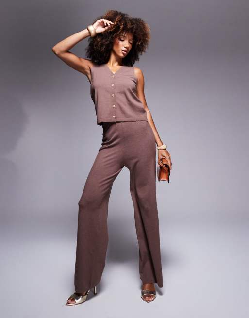 In The Style - Gebreide co-ord set van gilet met knopen en broek met wijde pijpen in chocoladebruin