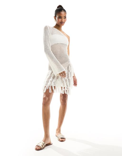 In The Style – Gehäkeltes Minikleid in Creme mit Fransen und One-Shoulder-Ärmel