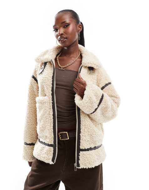 In The Style - Manteau oversize à poches en imitation peau de mouton - Crème - view 1
