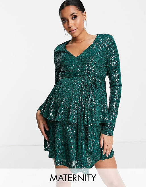 In The Style Maternity exclusive sequin plunge front tiered detail mini dress in emerald green