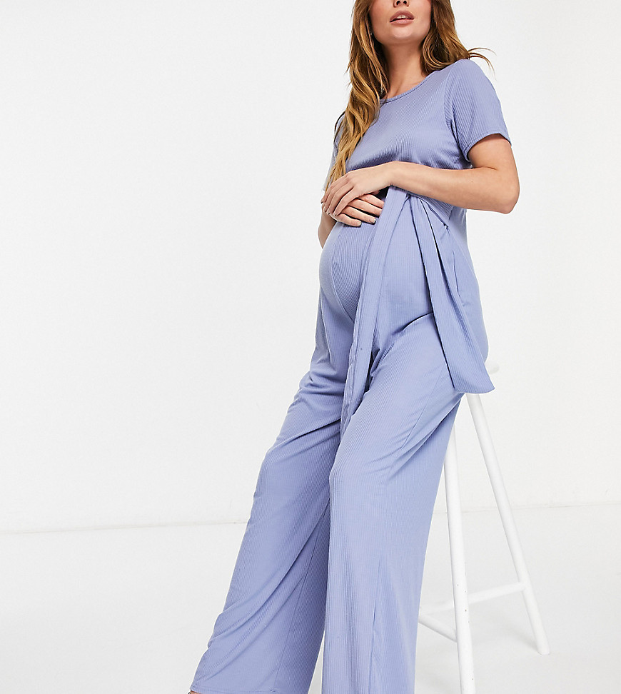 In The Style Maternity x Dani Dyer – Gerippter Jumpsuit mit Gürteldetail in Blau