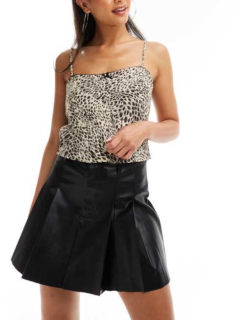 In The Style - Minigonna a vita alta in pelle sintetica nera a pieghe