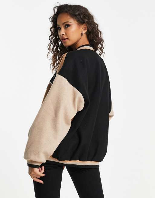 In The Style - Oversized bomber-jakke med kontrasterende og college-detaljer i kamelbrun, 2 af 4