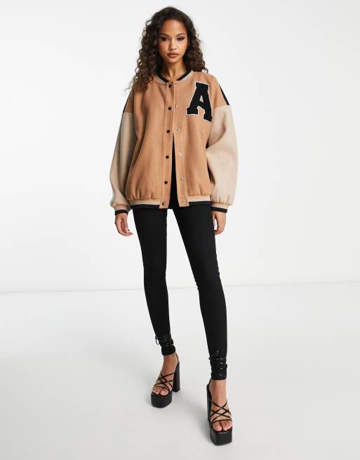 In The Style - Oversized bomber-jakke med kontrasterende og college-detaljer i kamelbrun, 4 af 4
