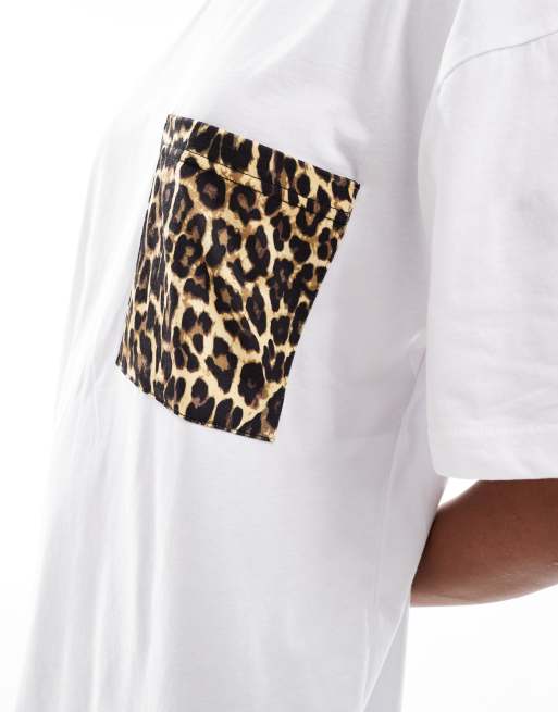 In The Style oversized leopard contrast pocket detail t-shirt in white, 3 of 4