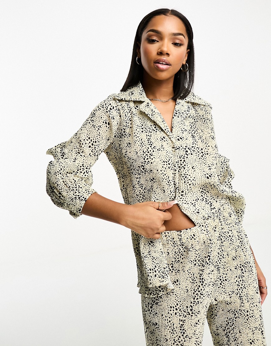 In The Style plisse shirt co-ord in snake print-Multi