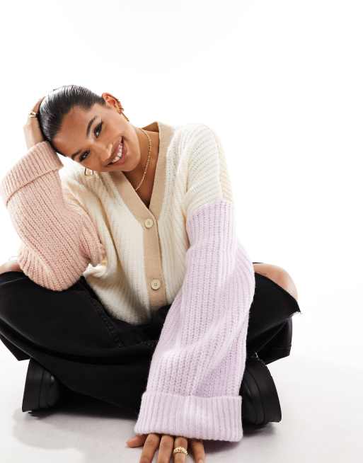 In The Style Plus – Bunte Strickjacke mit Blockfarben-Design