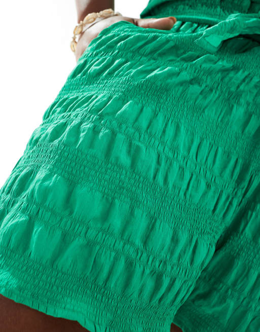 In The Style Plus crinkle beach shorts in green (part of a set), 4 of 5