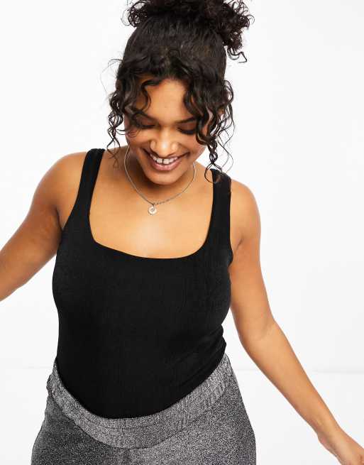 In The Style Plus - Exclusives - Body van gladde stof met vierkante hals in zwart
