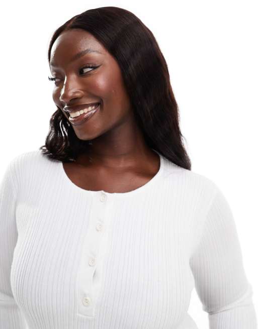 In The Style Plus – Gräddvit, ribbad body med knäppning och rund halsringning, 2 av 4