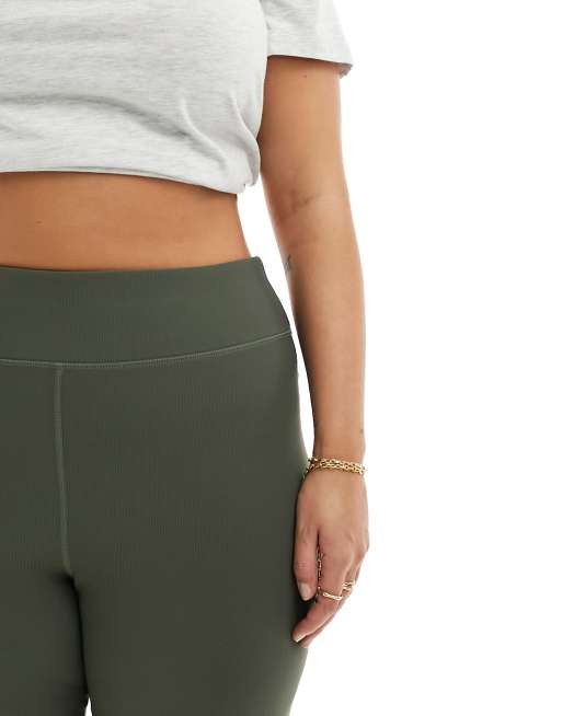 In The Style Plus - Legging met hoge taille in kaki, 2 van 5