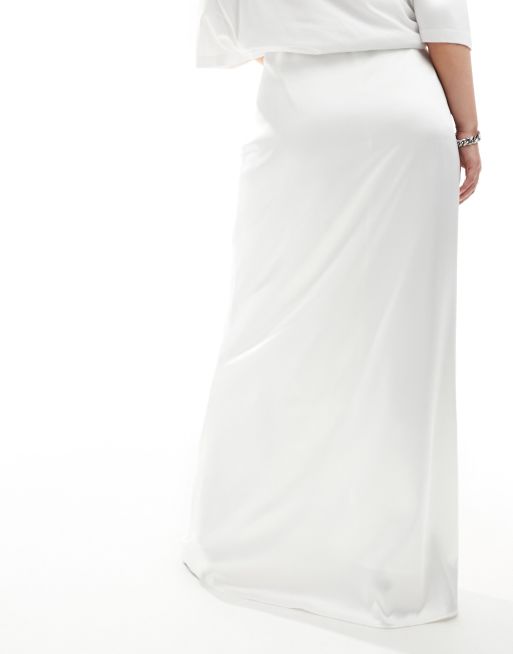 In The Style Plus Maxi rok van satijn in wit ASOS