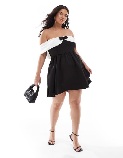 In The Style Plus - Monokrom bardot-minikjole med sløjfe foran - Kun hos ASOS
