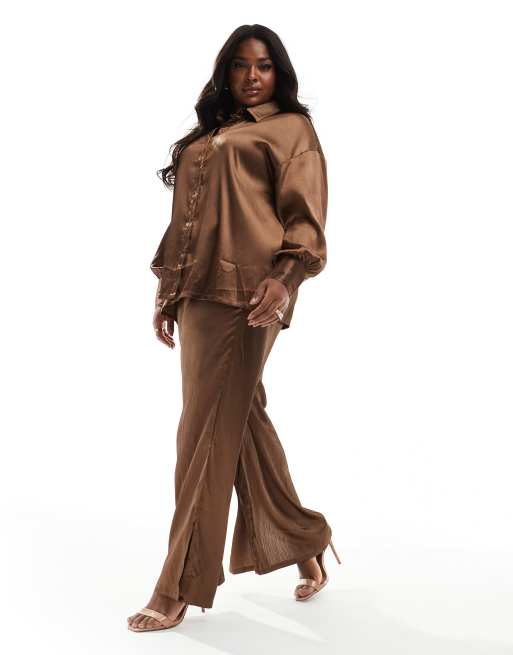 In The Style Plus - Pantaloni in raso color moka in coordinato, 2 di 5