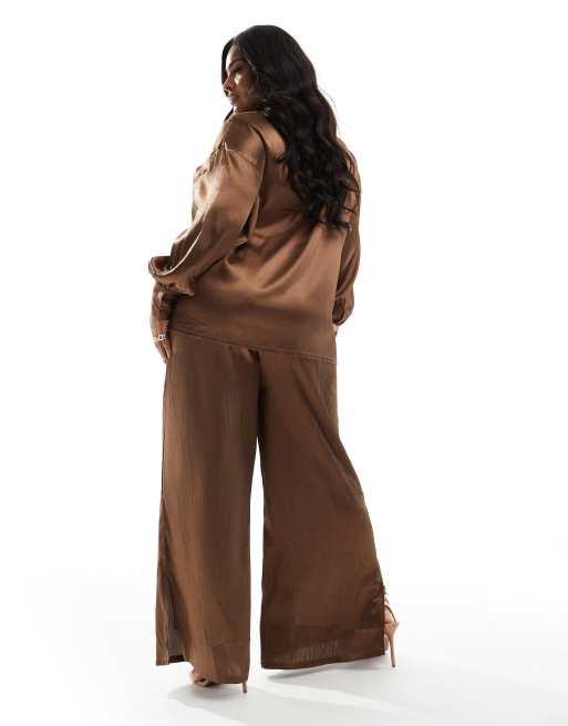 In The Style Plus - Pantaloni in raso color moka in coordinato, 3 di 5