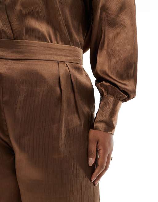 In The Style Plus - Pantaloni in raso color moka in coordinato, 5 di 5