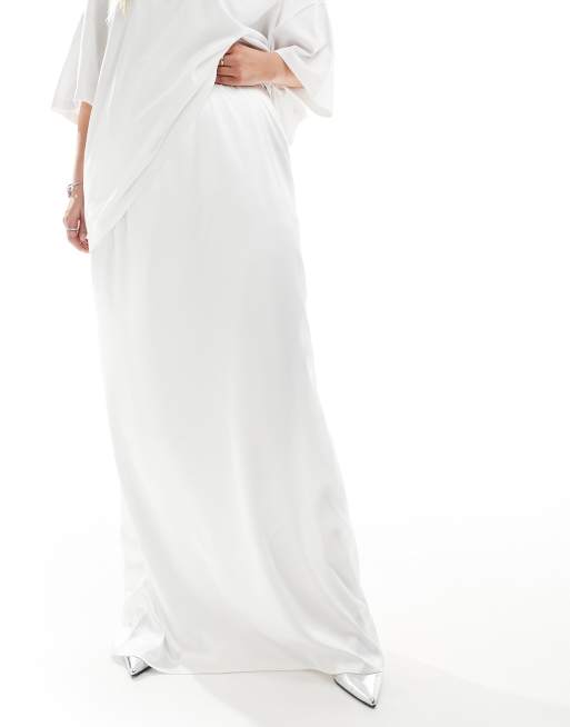 In The Style Plus – Satin-Maxirock in Weiß