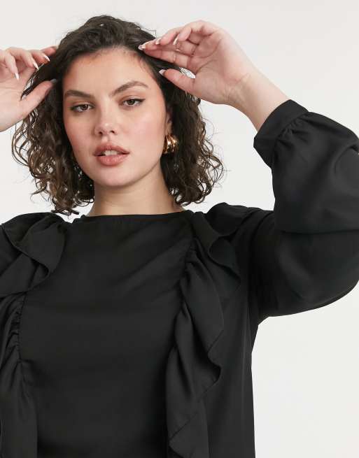 In The Style Plus – Svart topp med volang, 3 av 4
