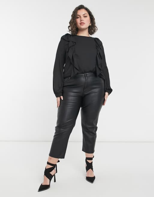 In The Style Plus – Svart topp med volang, 4 av 4
