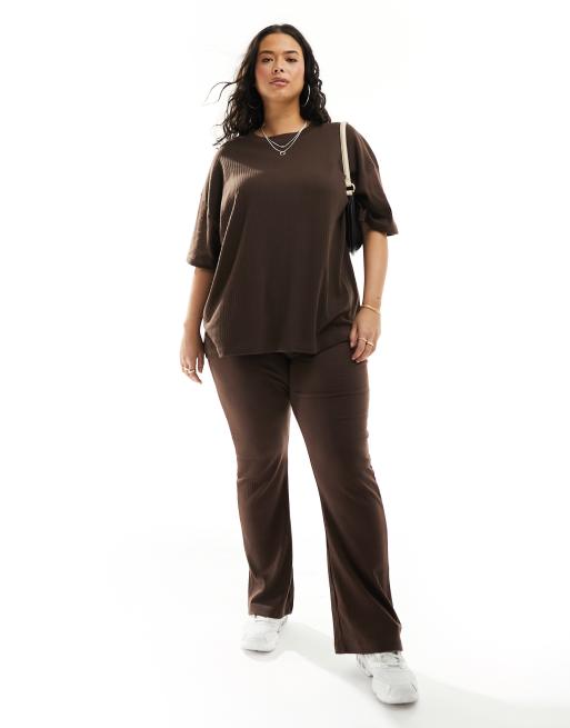 In The Style Plus t-shirt and flare pants set in chocolate, 2 of 4